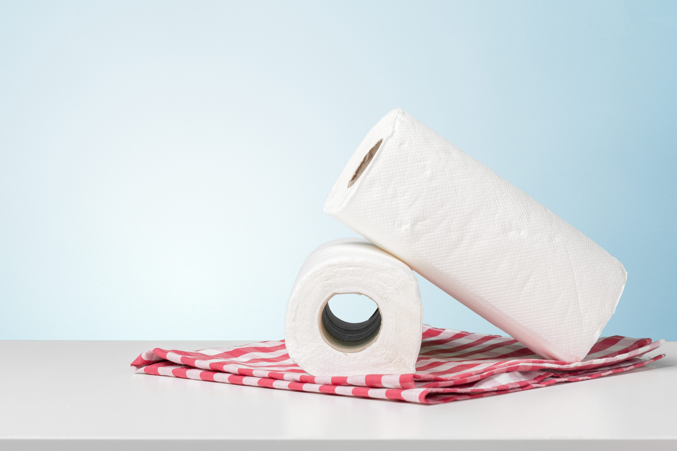 Paper Towels vs. Cloths: How to Choose Which to Stock as a Distributor