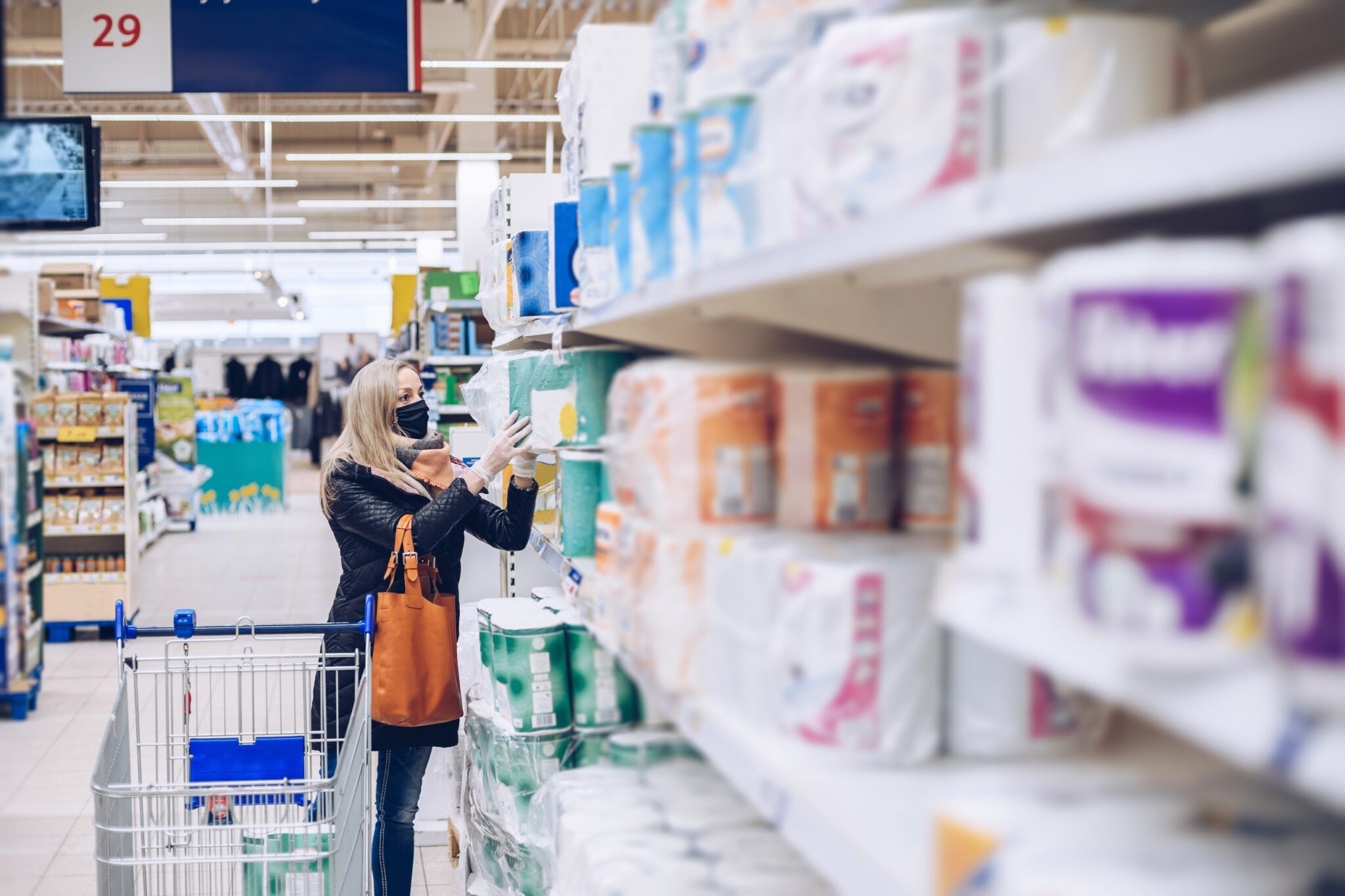 How Distributors of Disposable Non-Woven Wipes and Tissues Can Navigate the Rising Price of Supplies